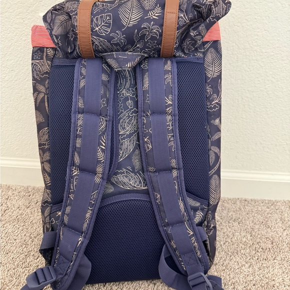 Herschel Supply Company Floral Print Backpack in Navy and  display picture 2